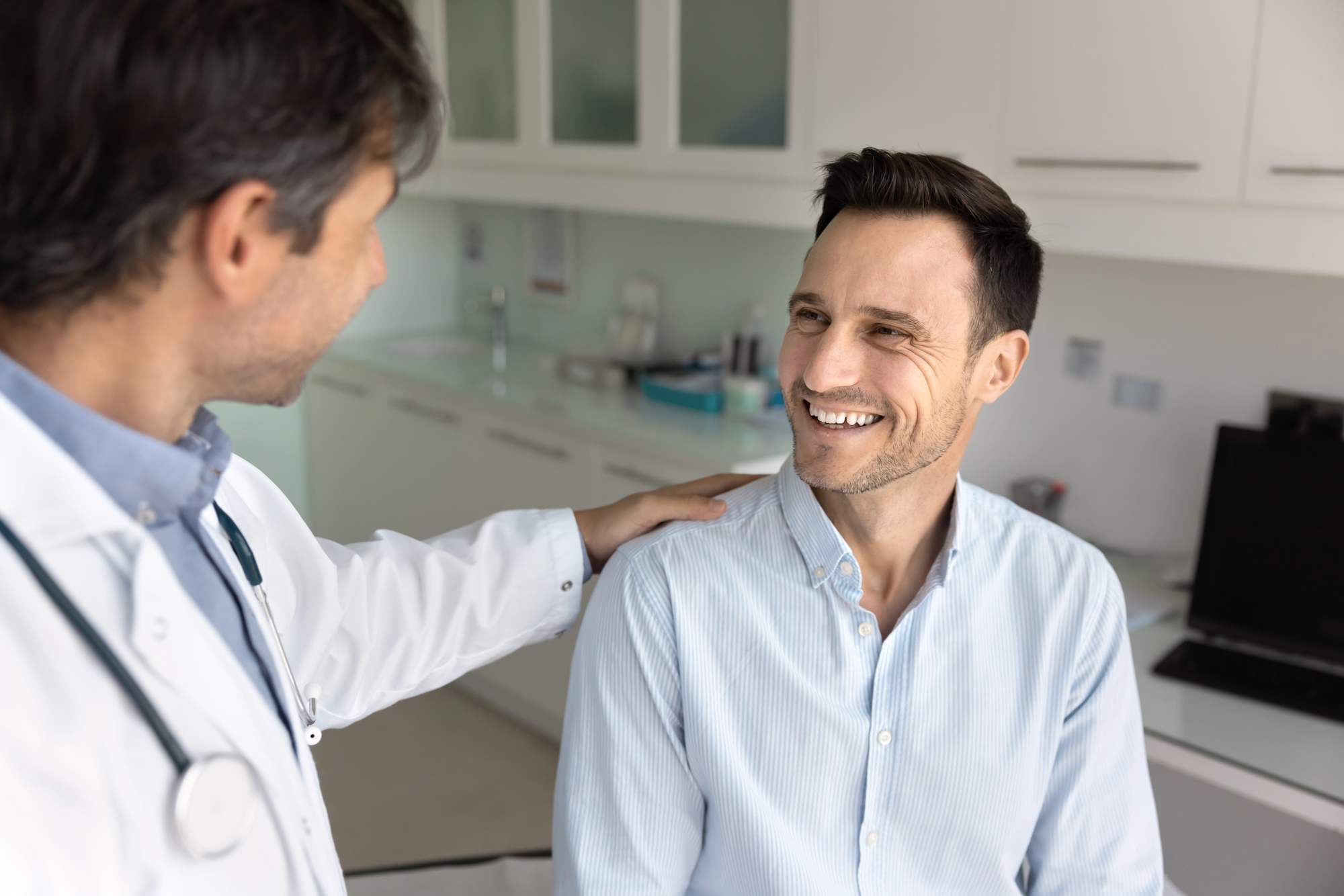 Κυφοπλαστική & Σπονδυλοπλαστική Επέμβαση: Άμεση Ανακούφιση από τον Πόνο